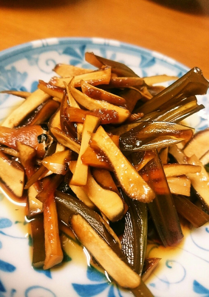 メカブの茎と椎茸の石付きを煮たの-レシピのメイン写真