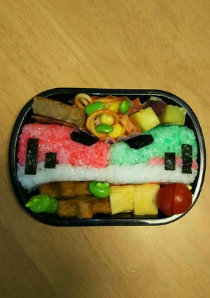 キャラ弁E5はやぶさとE6こまちの連結-レシピのメイン写真