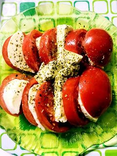 トマトとモッツァレラサラダ-レシピのメイン写真