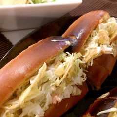 รูปของ 意外なウマさ！野菜たっぷりポテチパン