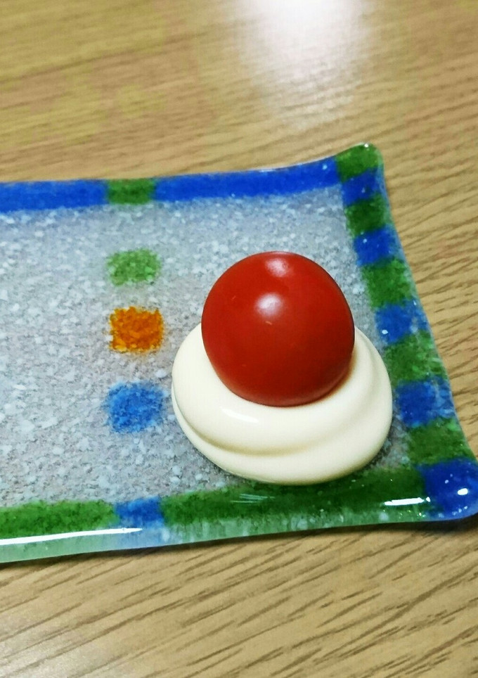 プチトマトの転がり防止(*^m^*)-レシピのメイン写真