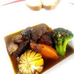 รูปของ 鹿肉と黒豆の赤ワイン煮