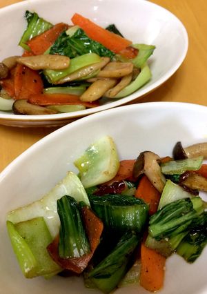 青梗菜とシメジのペペロンチーノ風炒め-レシピのメイン写真