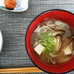 รูปของ 舞茸ときのこのお味噌汁