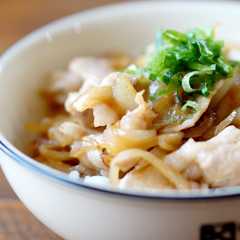 รูปของ 簡単美味♪こってり味噌豚丼