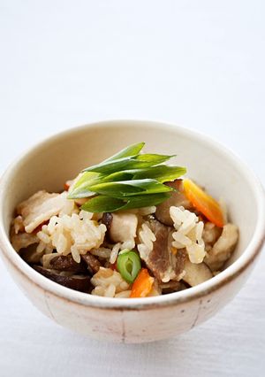 立派な炊き込みご飯【五目ごはん】-レシピのメイン写真