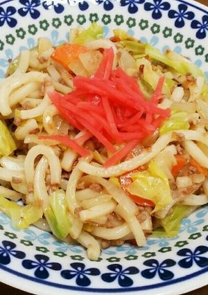 子供とママの豚挽き肉で作る焼きうどん-レシピのメイン写真