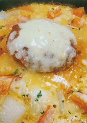 トマトソースとマッシュポテトのハンバーグ-レシピのメイン写真