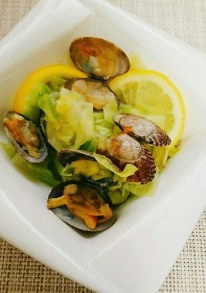簡単すぎる!アサリとキャベツのレモン蒸し-レシピのメイン写真