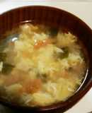 わかめと梅を合わせた、春の中華スープ