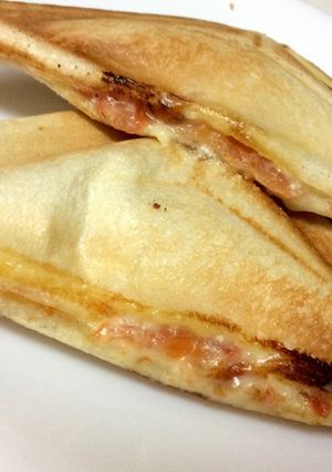 簡単！トマトとチーズのホットサンド-レシピのメイン写真