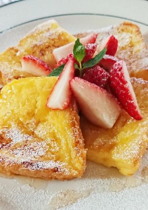 いちごを乗せたフレンチトースト-レシピのメイン写真