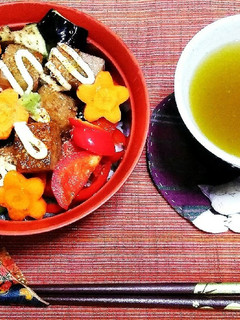 サイコロステーキ素敵❤️丼浅漬け盛り-レシピのメイン写真