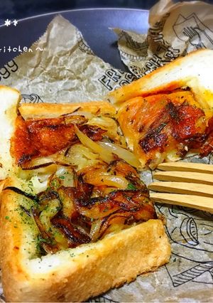 焦がしオニオンとチーズが旨い！トースト-レシピのメイン写真