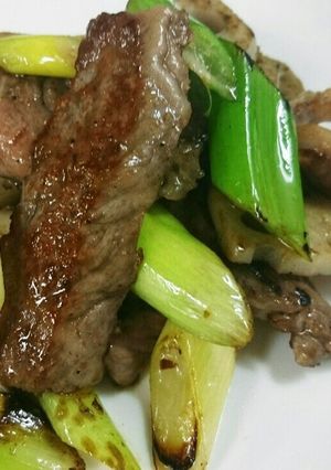 自家製ステーキソースで牛肉と蓮根ネギ炒め-レシピのメイン写真