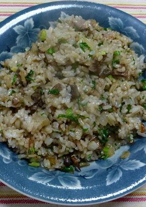 牛肉とセロリの葉の洋風チャーハン-レシピのメイン写真
