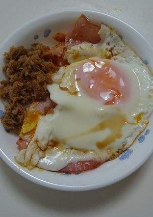 簡単、美味！ツナそぼろハムエッグ飯-レシピのメイン写真