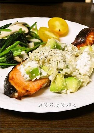 鮭のヨーグルト漬け焼き✿アボチーズソース-レシピのメイン写真