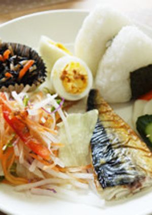 民泊飯 コンビニ総菜で無調理 和朝食-レシピのメイン写真