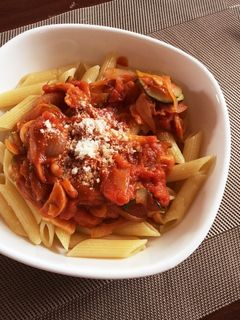 ズッキーニとベーコンのペンネアラビアータ-レシピのメイン写真