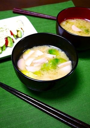 簡単！芽キャベツのお味噌汁-レシピのメイン写真