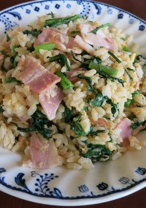 彩り鮮やか！しゅんぎくチャーハン-レシピのメイン写真