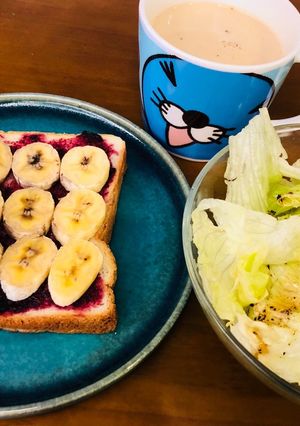 朝飯(・ω・)ドレッシングとバナナパン-レシピのメイン写真