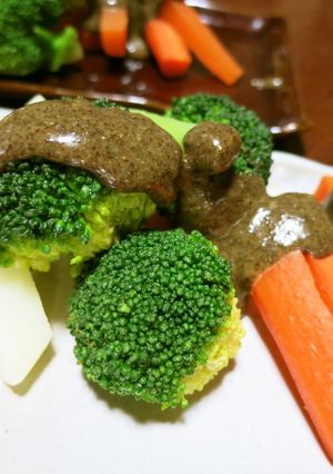 ブロッコリーと温野菜のえごまだれがけ-レシピのメイン写真
