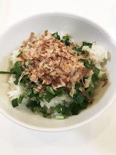 おかわり必須! にらおかかご飯!-レシピのメイン写真
