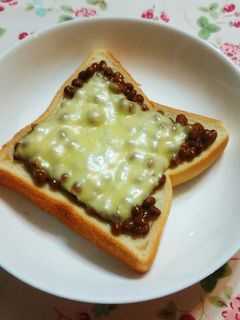 材料3つ☆簡単納豆チーズトースト♪-レシピのメイン写真