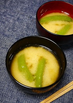 簡単！スナップエンドウ細ポテトのお味噌汁-レシピのメイン写真
