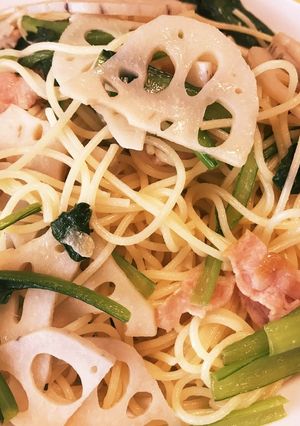 簡単！レンコンと小松菜のバター醤油パスタ-レシピのメイン写真
