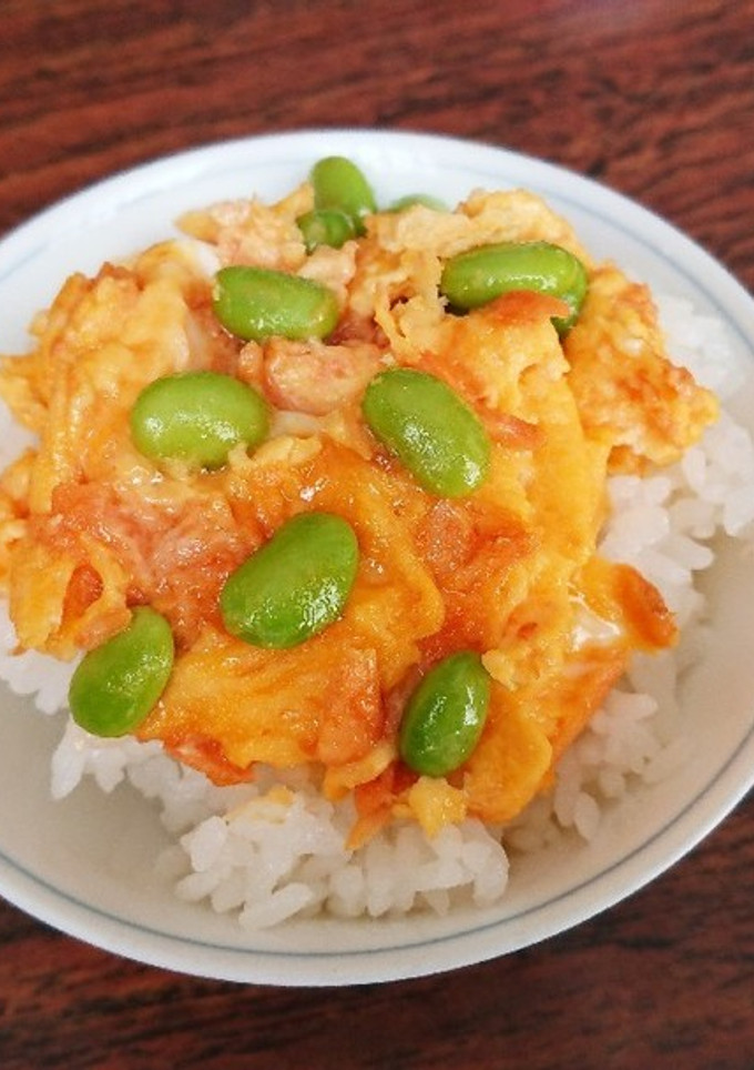 ぱぱっと！鮭と枝豆の卵とじ丼-レシピのメイン写真