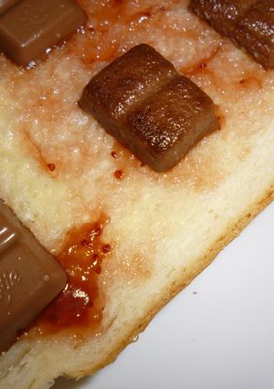 イチゴとチョコの甘々トースト♪-レシピのメイン写真