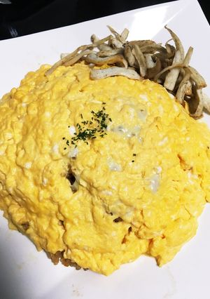 残ったポークチャップでオムライス-レシピのメイン写真