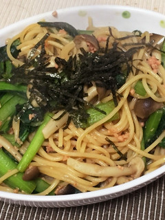 小松菜とシメジとシャケの和風パスタ-レシピのメイン写真