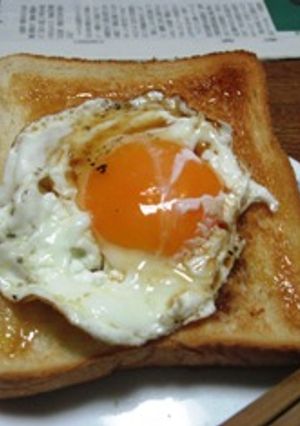 目玉焼きトースト(´∀`)-レシピのメイン写真