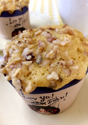 電子レンジでカップケーキ☆黒糖＆くるみ-レシピのメイン写真