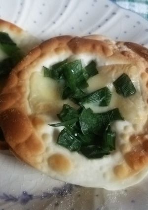 ネギとオリーブ油で餃子の皮おやつ-レシピのメイン写真