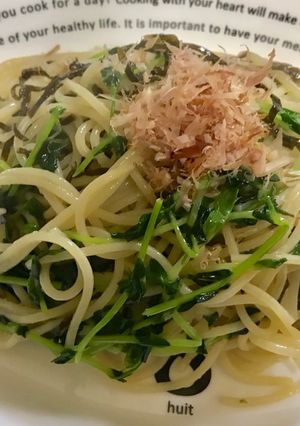 青臭くない！うまうま豆苗と塩昆布パスタ♪-レシピのメイン写真