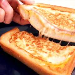 รูปของ 食パンくりぬき、ハム卵チーズのトースト