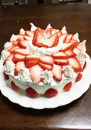 市販のスポンジでデコレーションケーキ♡-レシピのメイン写真
