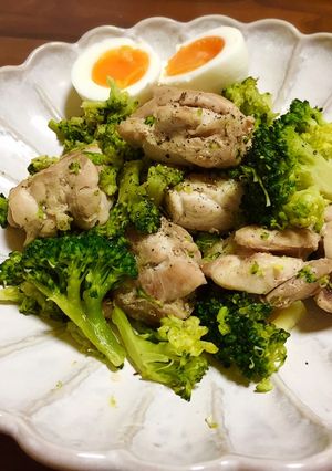 鶏肉とブロッコリーの簡単塩炒め♡-レシピのメイン写真
