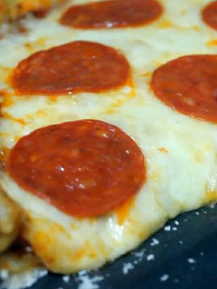 チーズたっぷりピザ♥ペパロニピザ-レシピのメイン写真