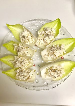 ローソンのサラダチキンでチコリボート-レシピのメイン写真