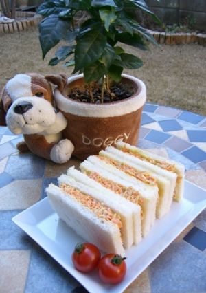 にんじん嫌いも喜ぶ♪にんじんサラダサンド-レシピのメイン写真