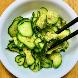 やみつき！ズッキーニのレモンナムル