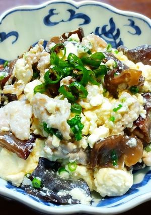 青梅塩麹漬け豚肉と生きくらげの炒り豆腐 -レシピのメイン写真