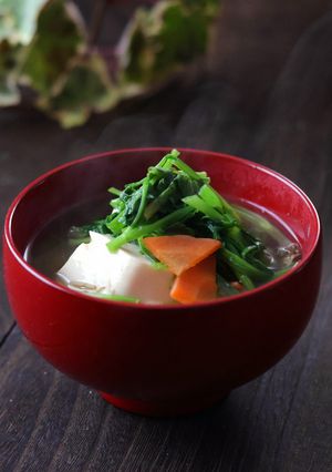 爆速♪せりと豆腐のお吸い物☆香草-レシピのメイン写真