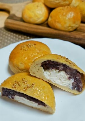 ★低糖質‼クリームチーズ粒あんパン-レシピのメイン写真